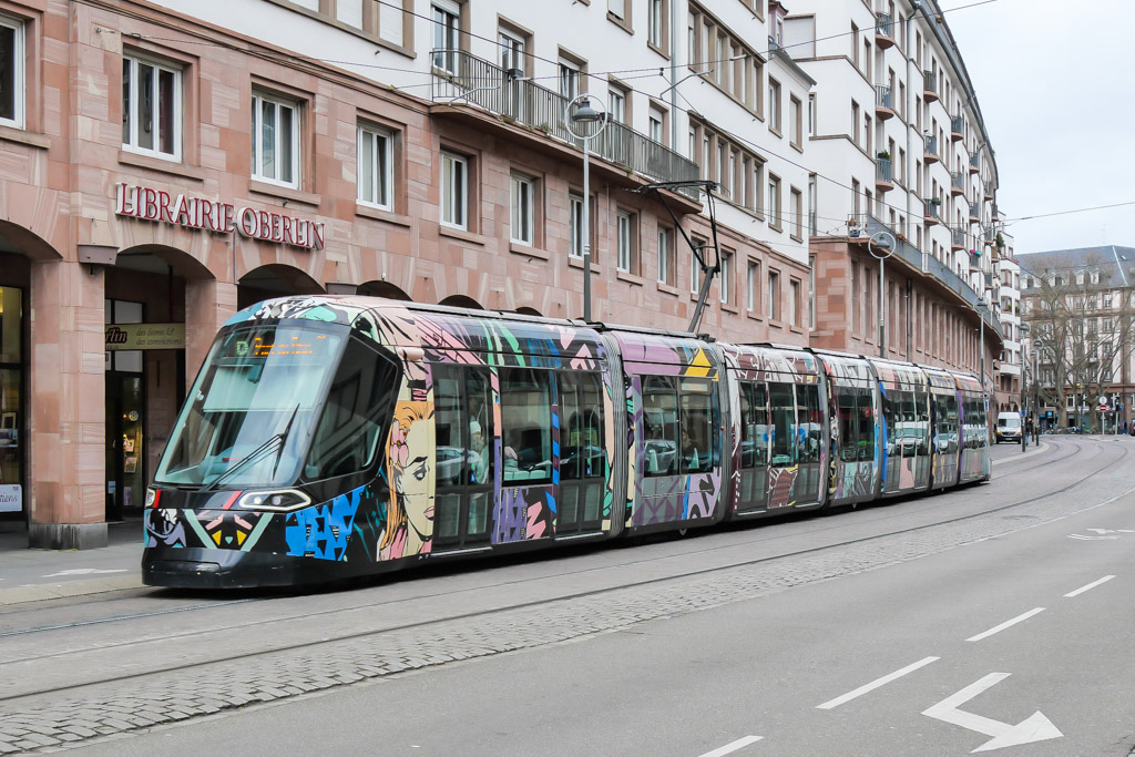 Straßenbahn Strasbourg mit Motiven FAILE